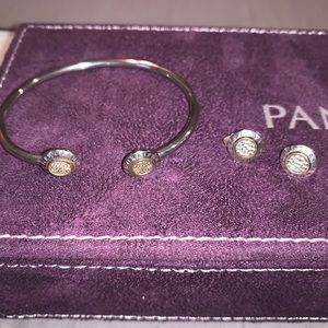 Pandora set